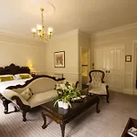 Отель Chateau La Chaire 4*