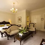 Chateau La Chaire Отель 4*