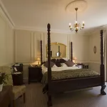 Chateau La Chaire Отель