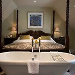 Отель Chateau La Chaire 4*