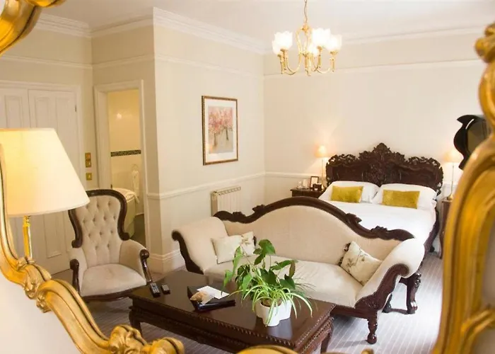 Chateau La Chaire 4* Rozel