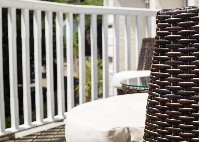 מלון Chateau La Chaire