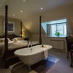 Chateau La Chaire Hotel