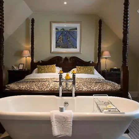 Hotel Chateau La Chaire 4*