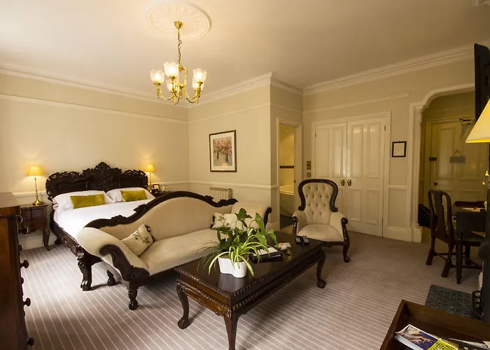 Chateau La Chaire Hotel 4*