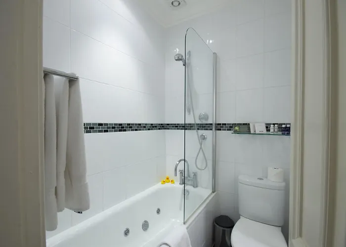 Hotel Chateau La Chaire 4*