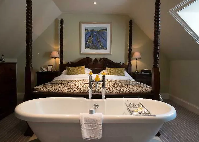 Hotel Chateau La Chaire 4*